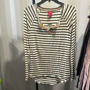 Long sleeve daytrip split neck